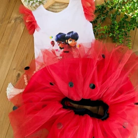 تاپ با دامن طوری دختر کفشدوزکی 