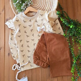 بلوز پاپیونی با شلوار بگ قهوه ای -جستینو